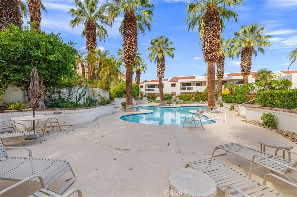 255 E Avenida Granada 211