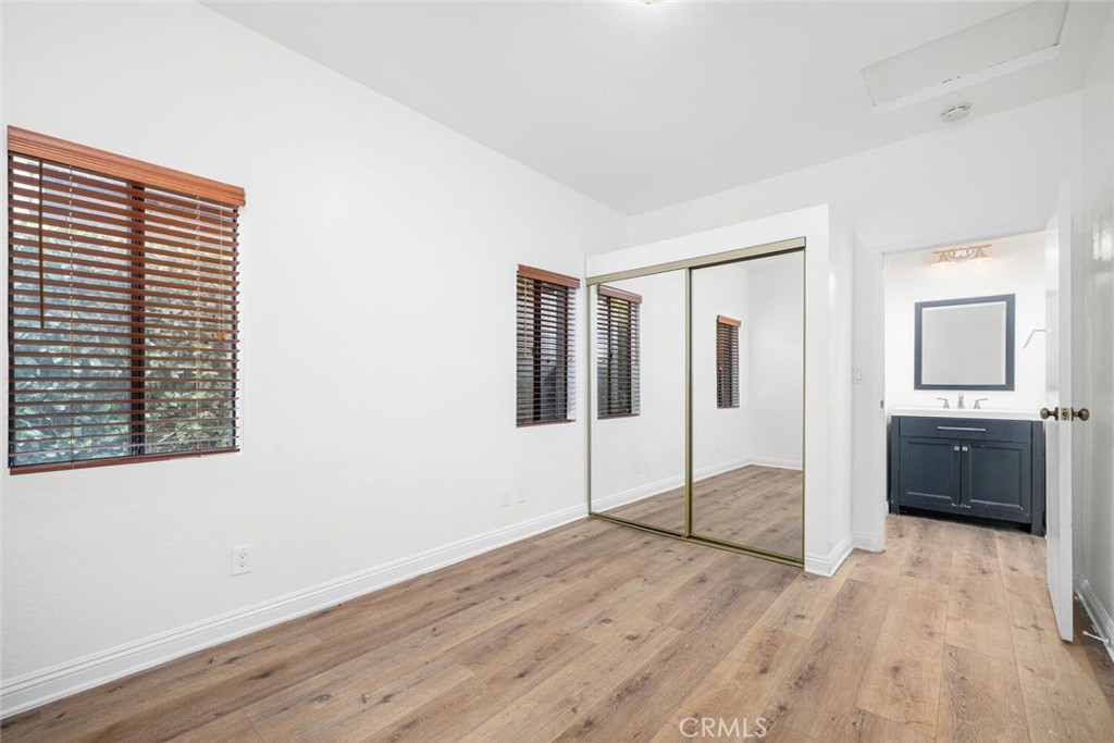 12101 Freeman