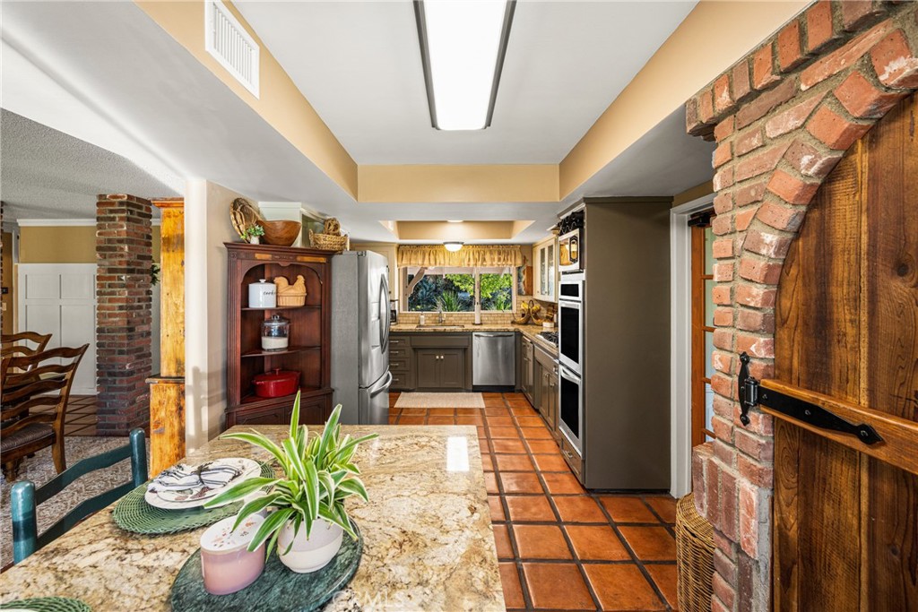 1431 La Colina Drive