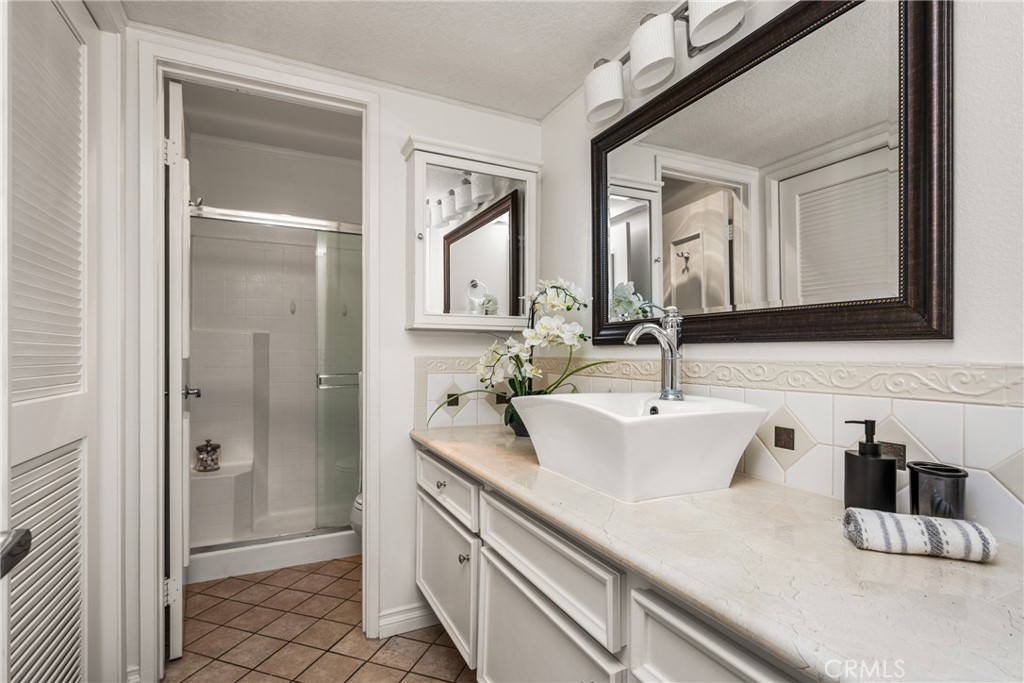 25712 Le Parc 56