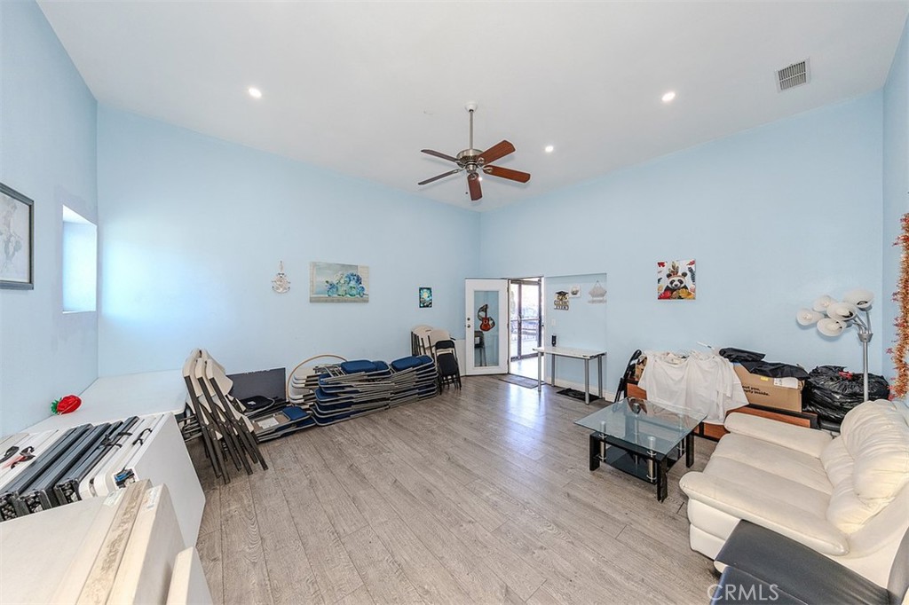6912 Warner