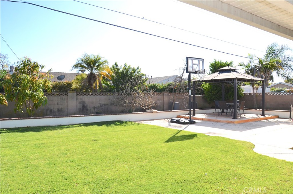 6522 San Haroldo Way