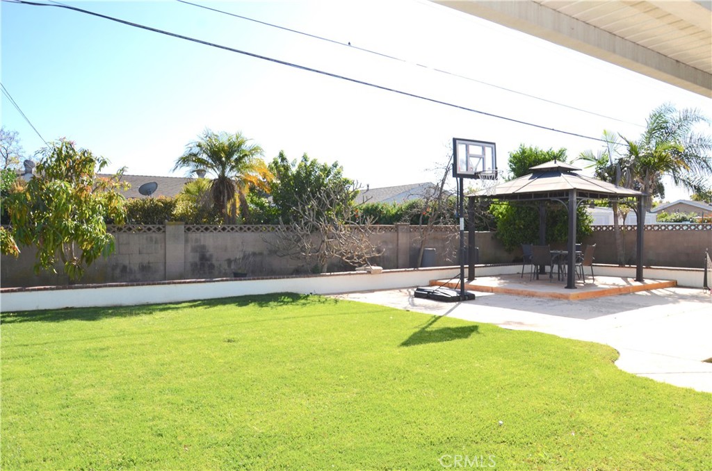 6522 San Haroldo Way