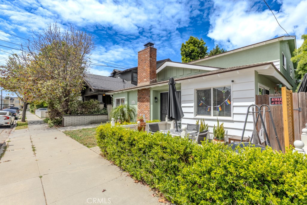 241 Lindero Avenue