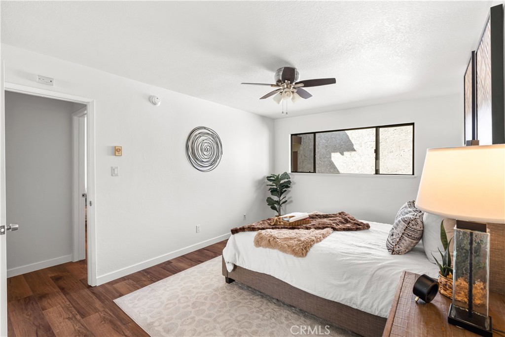 106 N Western 205
