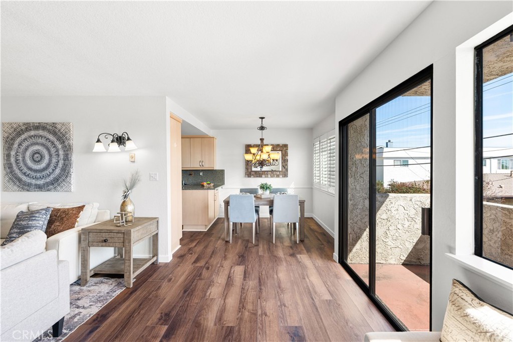106 N Western 205