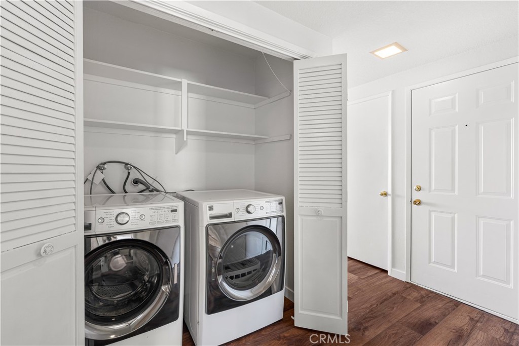 106 N Western 205