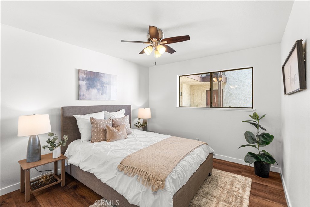 106 N Western 205