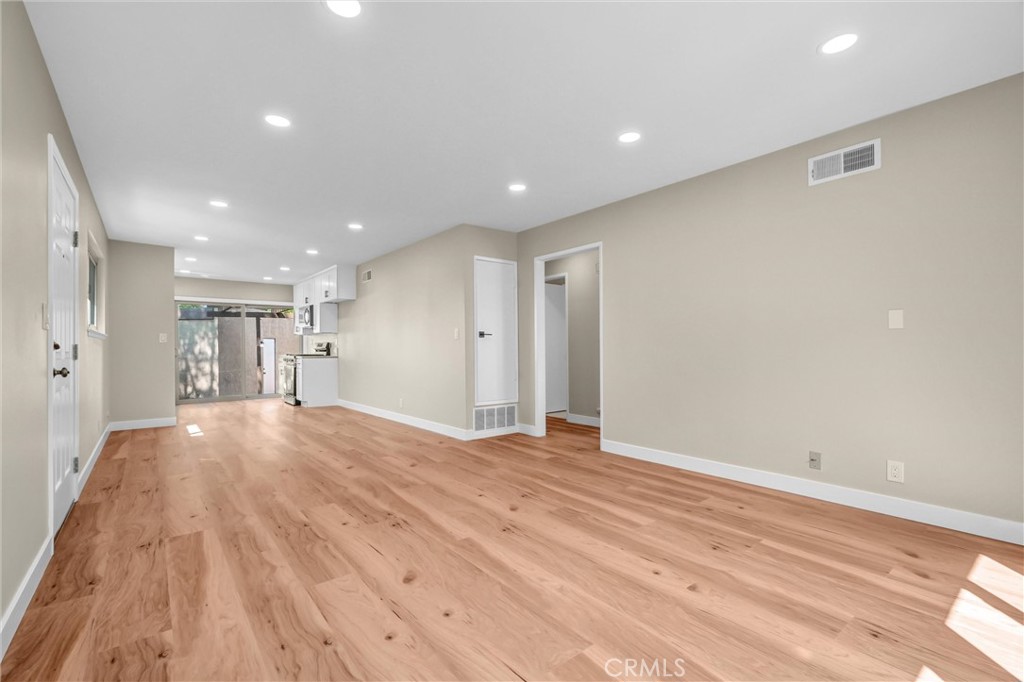 8616 Cornwall Circle