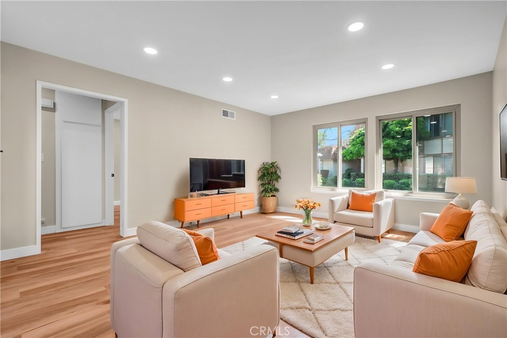 8616 Cornwall Circle