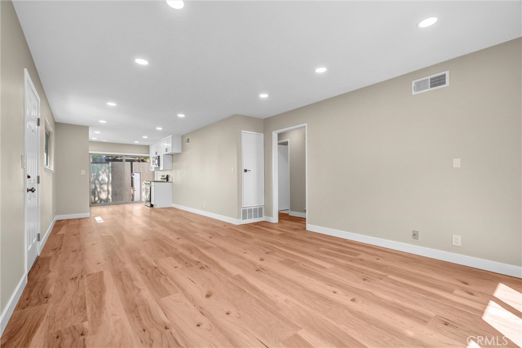 8616 Cornwall Circle