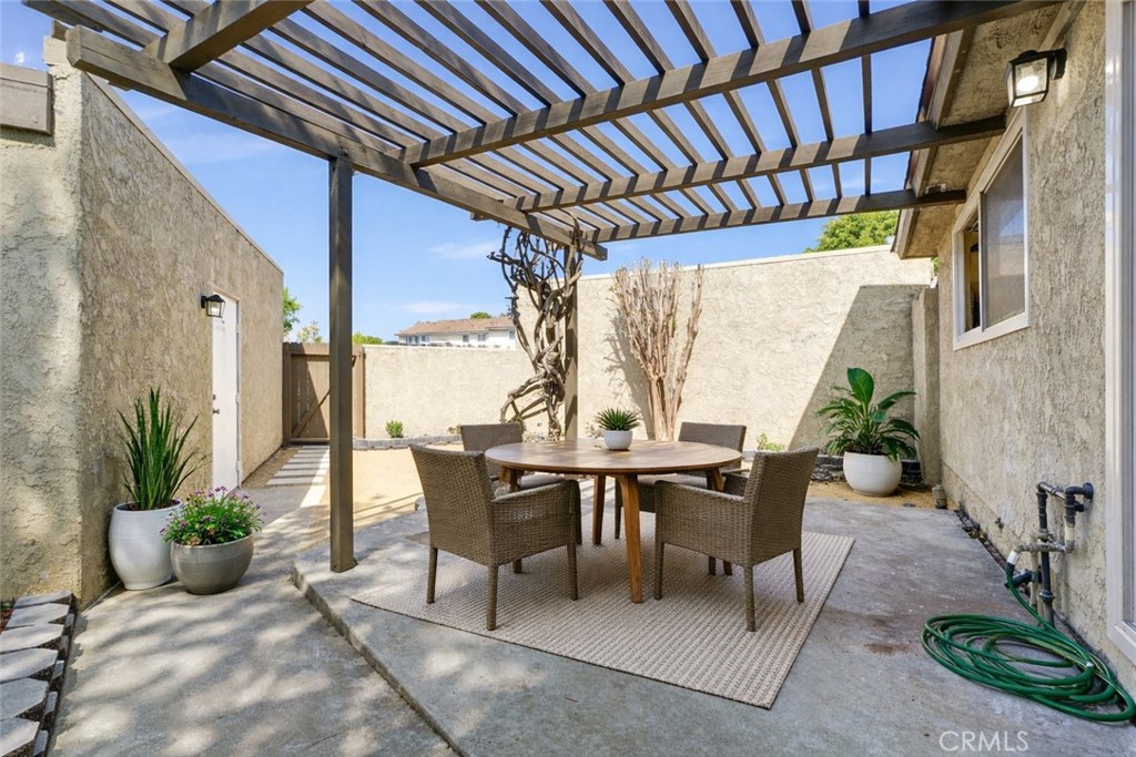 8616 Cornwall Circle