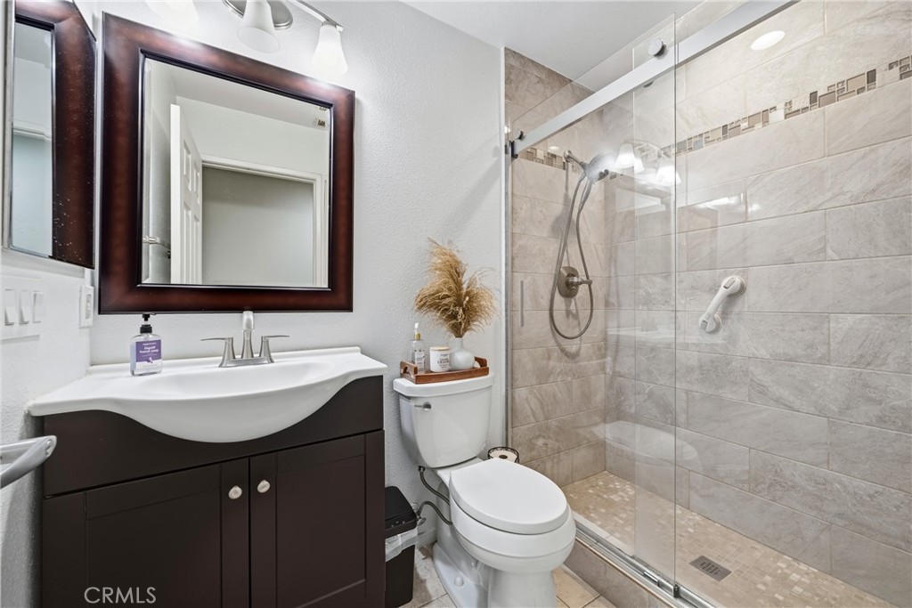 81411 Avenida Alamitos