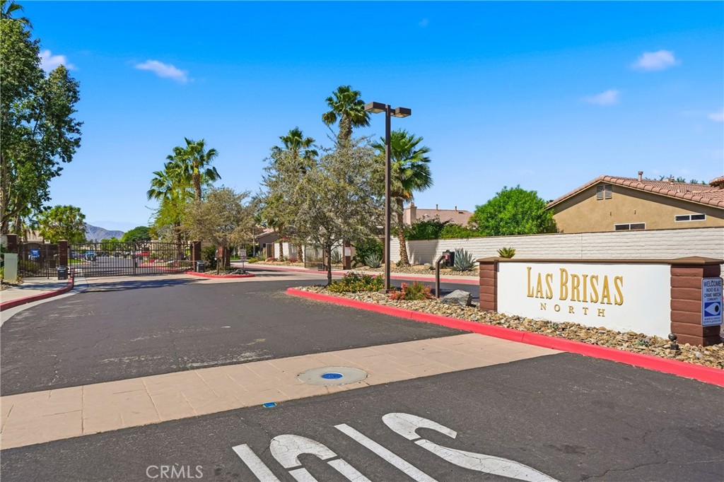 81411 Avenida Alamitos