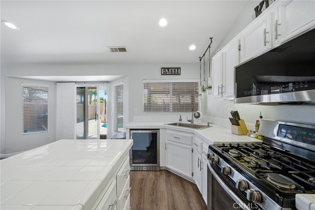 81411 Avenida Alamitos