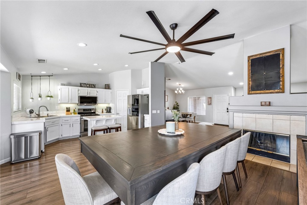 81411 Avenida Alamitos