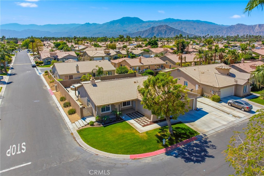 81411 Avenida Alamitos