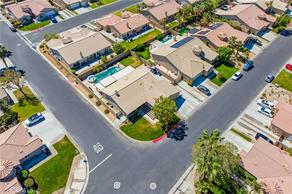 81411 Avenida Alamitos
