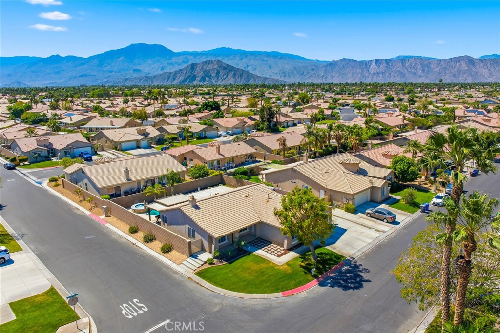 81411 Avenida Alamitos
