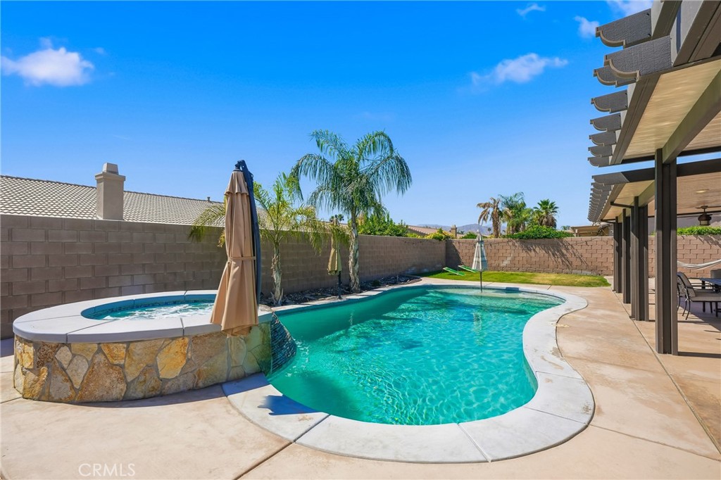 81411 Avenida Alamitos