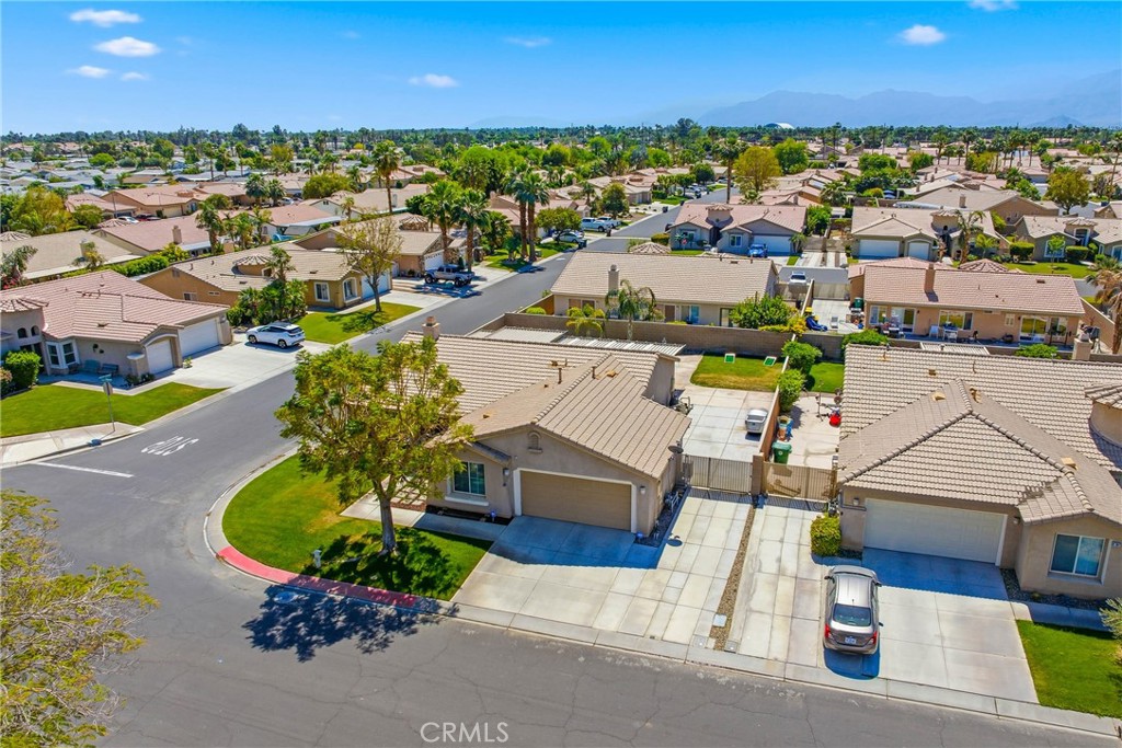 81411 Avenida Alamitos