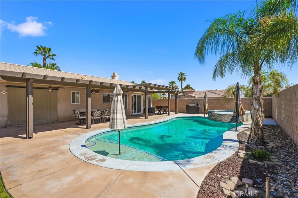 81411 Avenida Alamitos