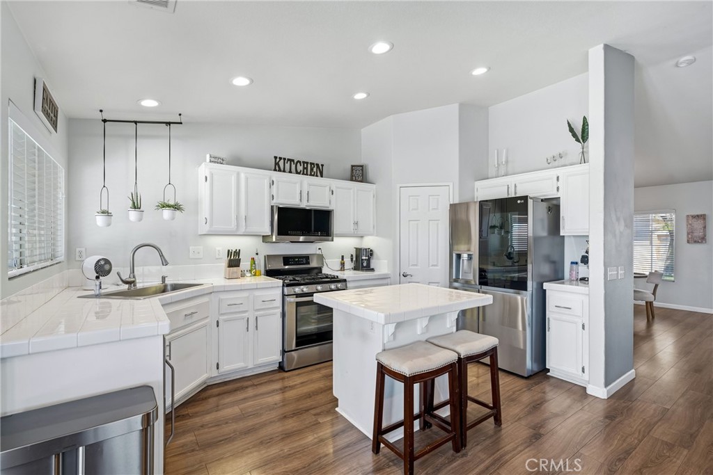 81411 Avenida Alamitos
