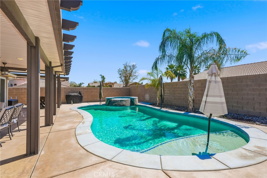81411 Avenida Alamitos