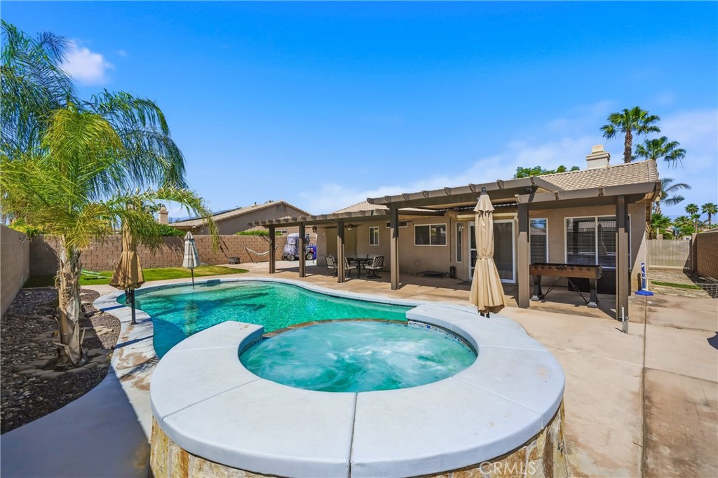 81411 Avenida Alamitos