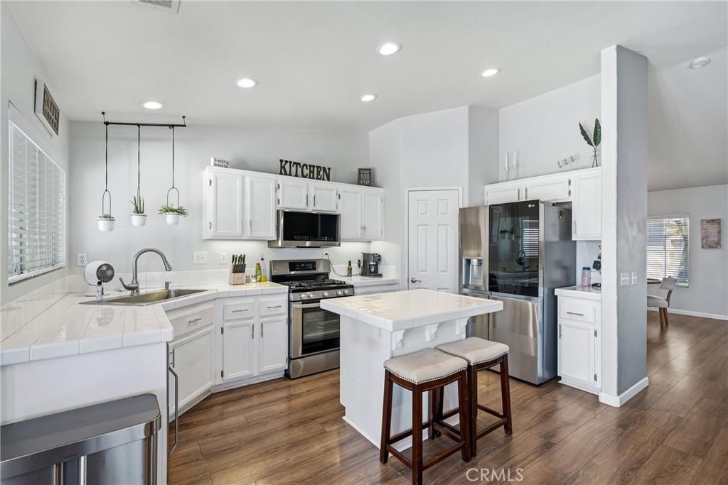 81411 Avenida Alamitos