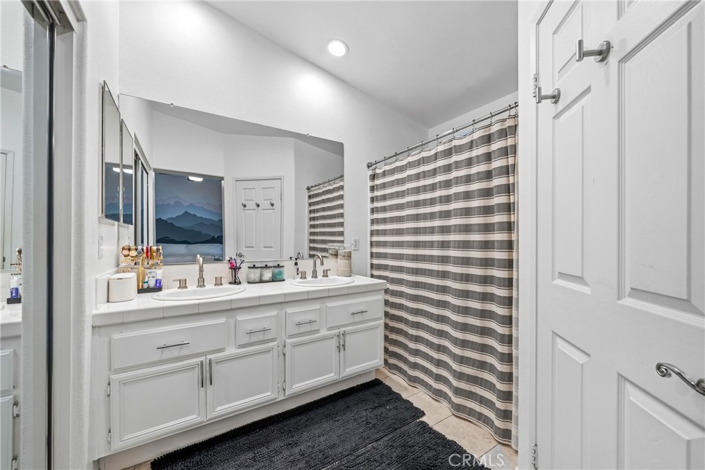 81411 Avenida Alamitos