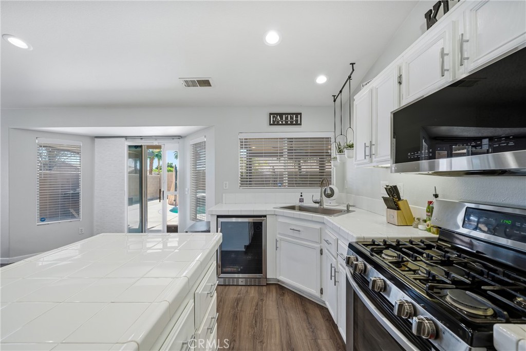 81411 Avenida Alamitos