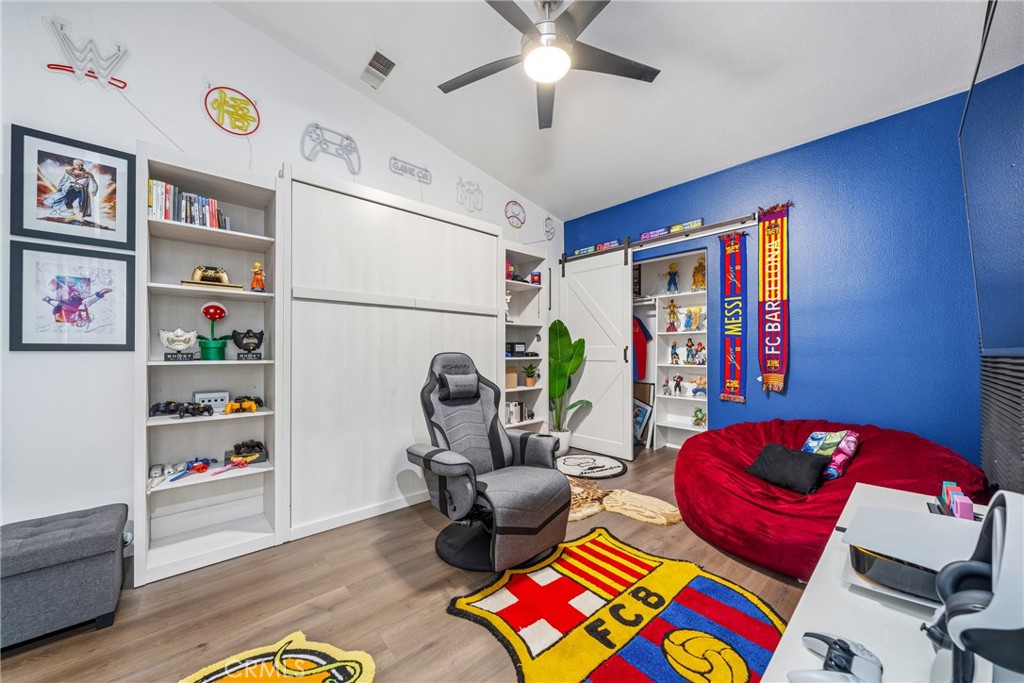 81411 Avenida Alamitos