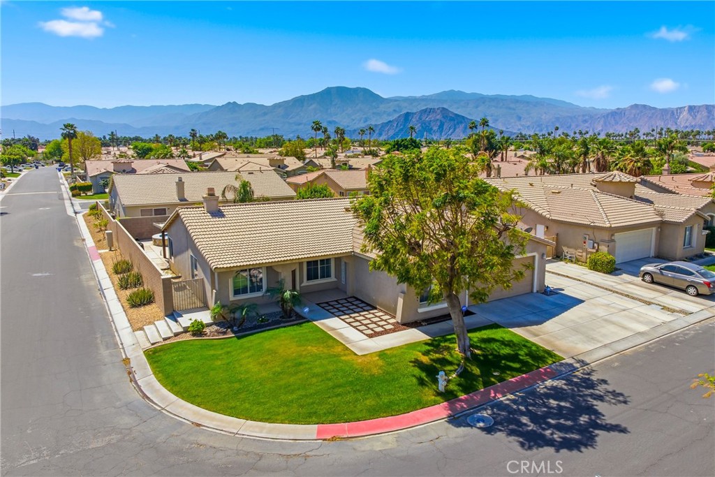 81411 Avenida Alamitos