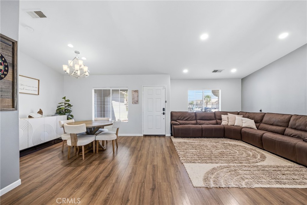 81411 Avenida Alamitos