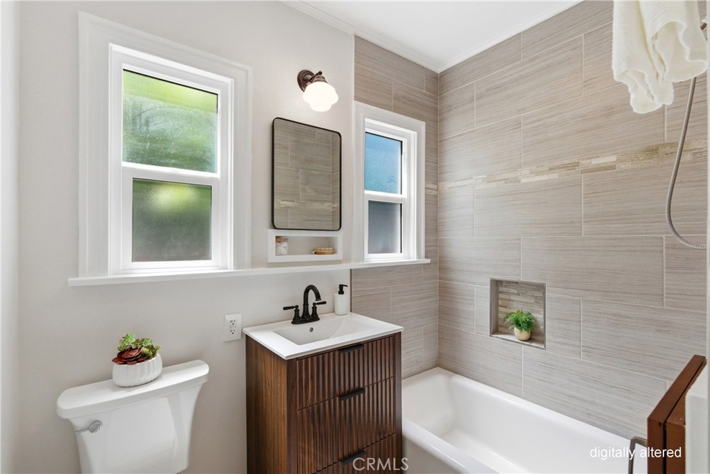 1993 N Marengo Avenue