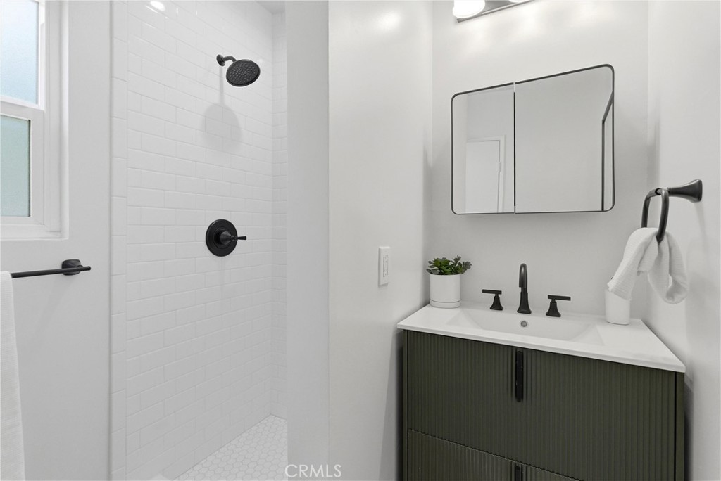 1993 N Marengo Avenue