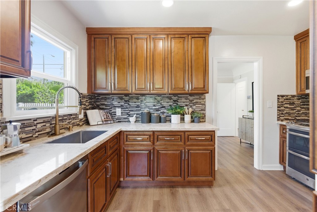 1993 N Marengo Avenue