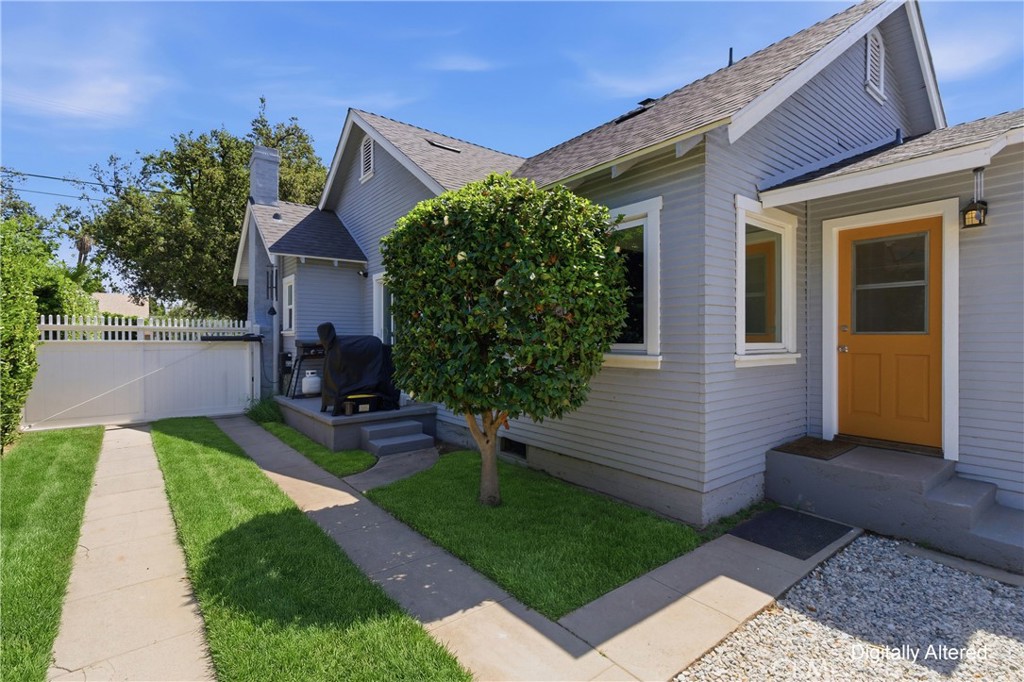 1993 N Marengo Avenue