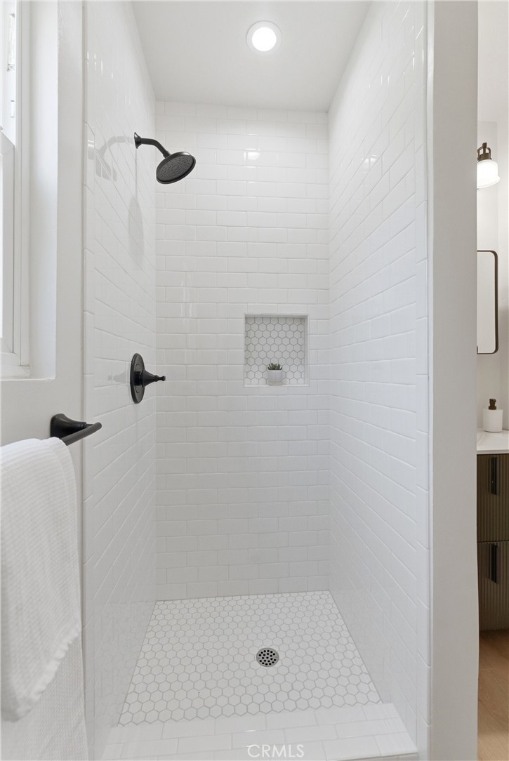 1993 N Marengo Avenue