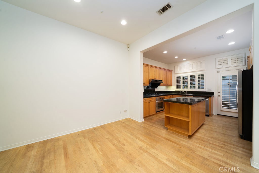 30 Burlingame