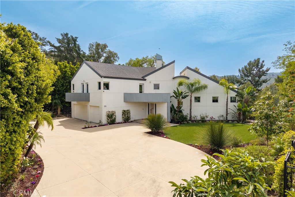 385 S Via Montanera