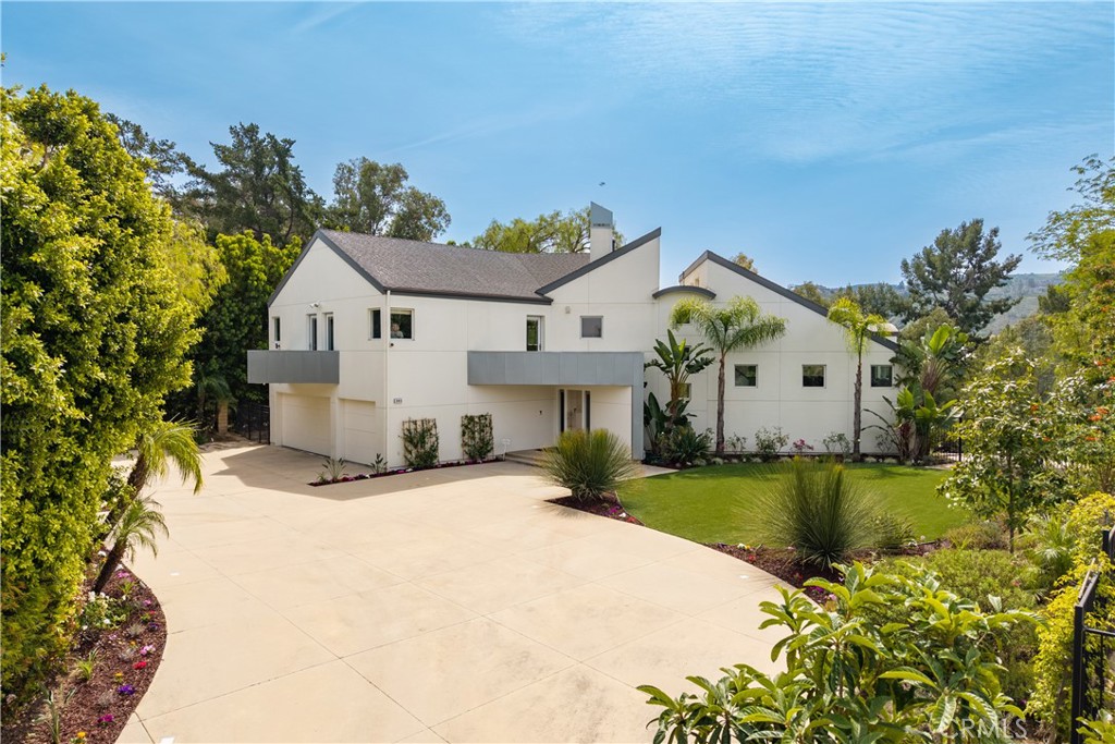 385 S Via Montanera