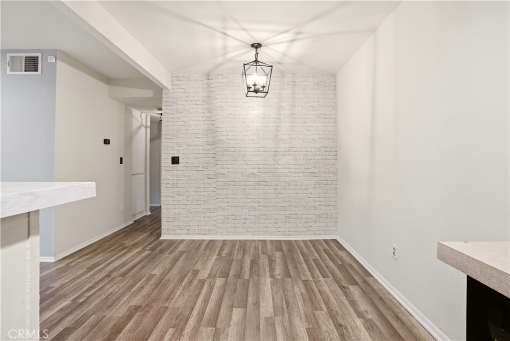 1101 W Macarthur