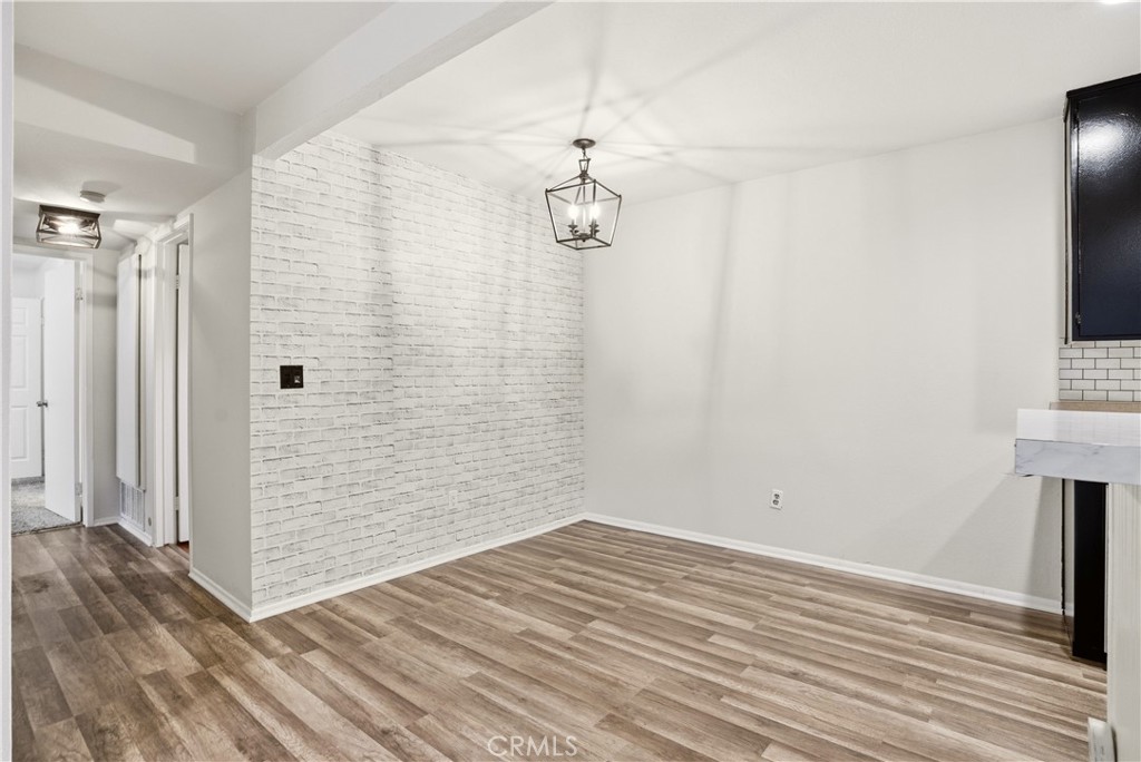 1101 W Macarthur