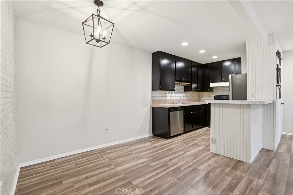 1101 W Macarthur