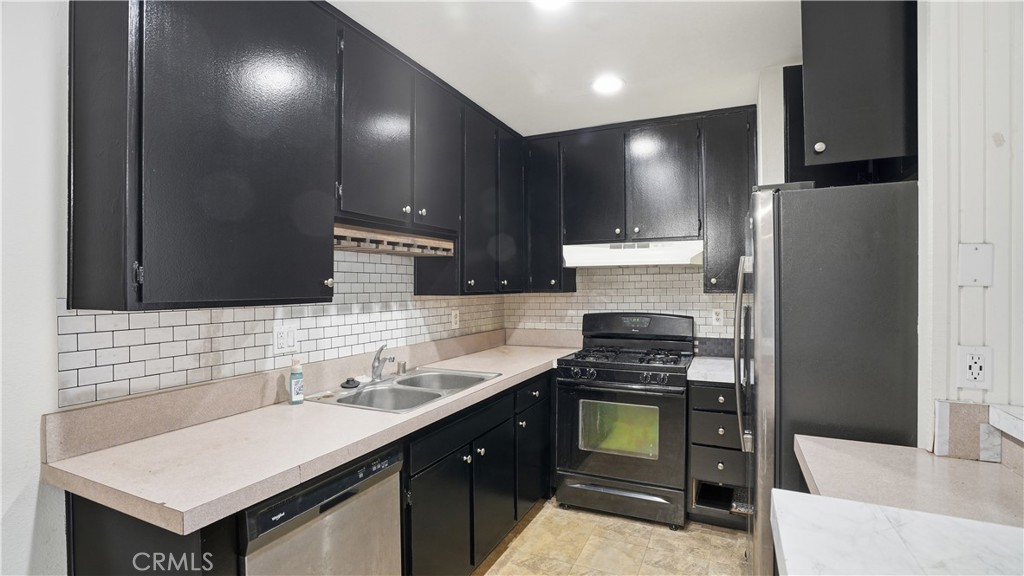 1101 W Macarthur