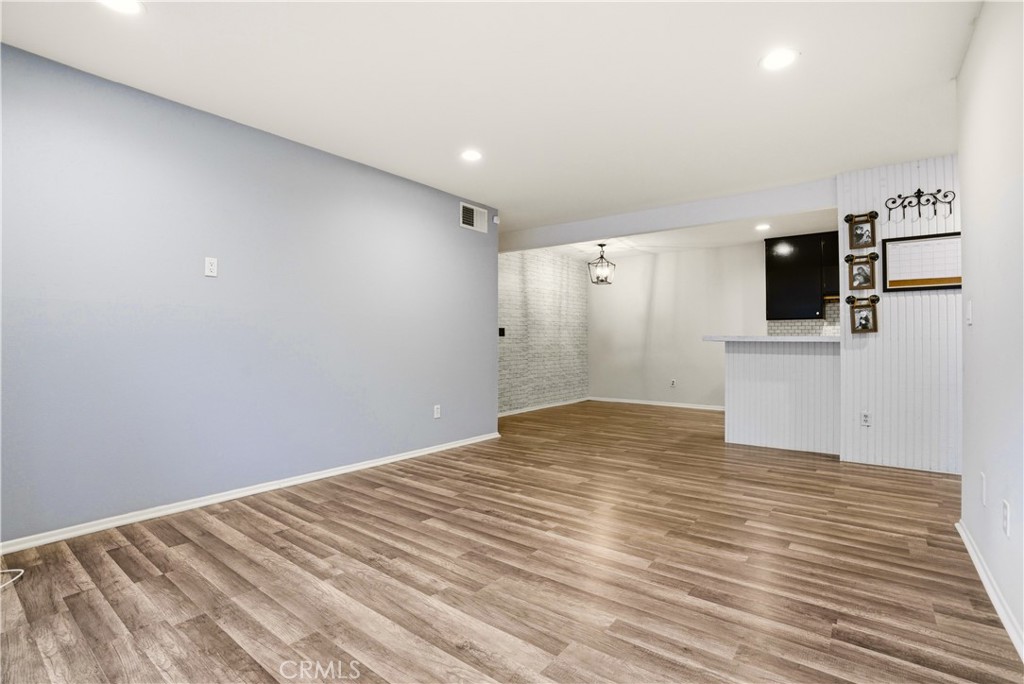 1101 W Macarthur