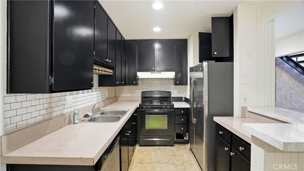 1101 W Macarthur