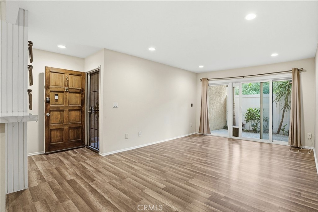 1101 W Macarthur